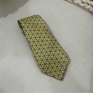 Hermes Tie Interlocking Pattern